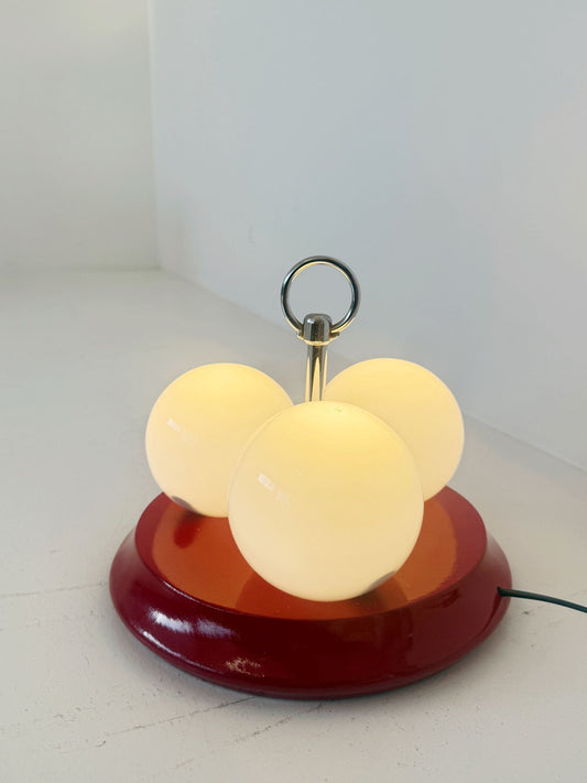 Lampada da tavolo vintage a tre sfere in vetro opalino