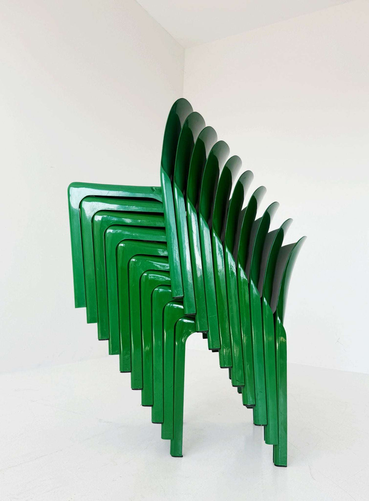 Set of 10 "Selene" chairs – Designed by Vico Magistretti for Artemide, 1969