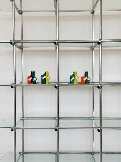 Modular steel and glass display unit