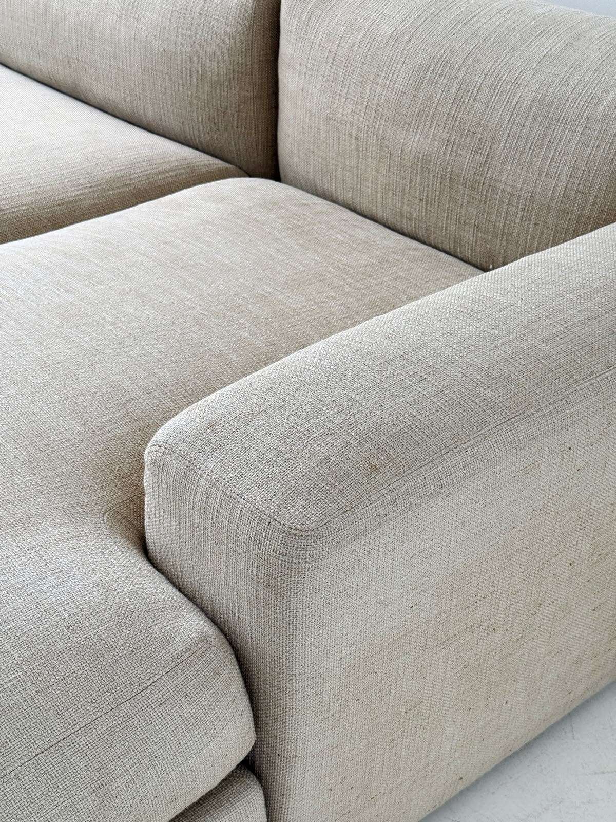 Dunei model sofa, designed by Carlo Colombo for Poliform