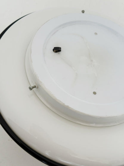 Applique rotonda in vetro opalino
