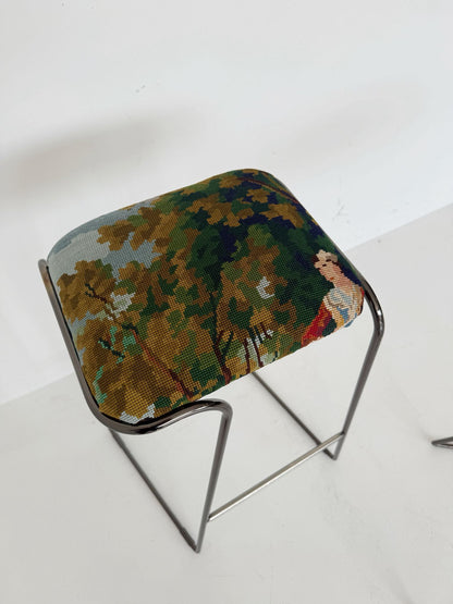 Pair of stools with a vintage half-stitch