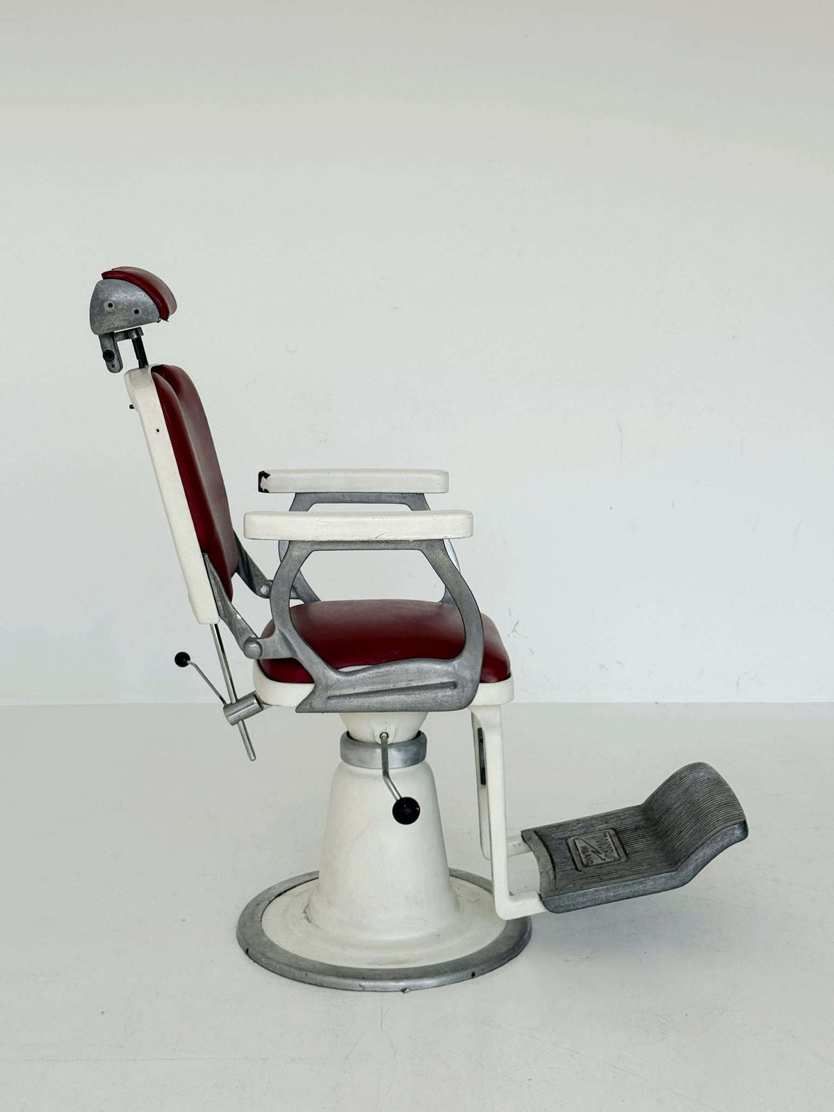 Mondial Barber Chair – 1960s