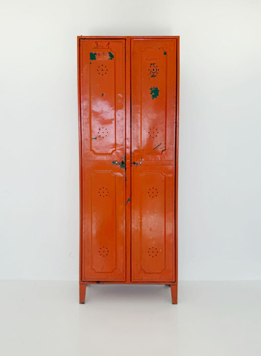 Armadietto in ferro con due ante