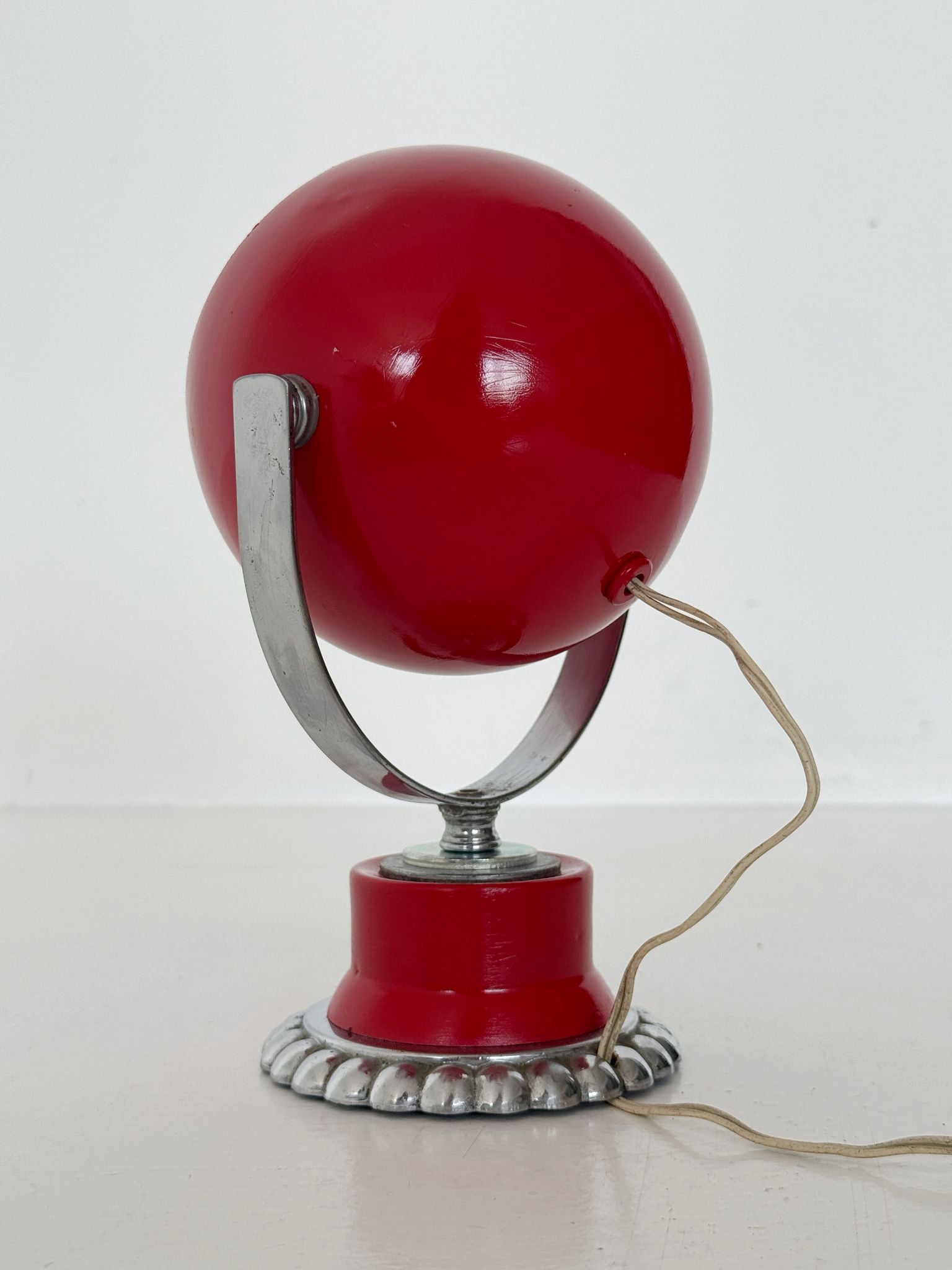 Lampada da tavolo "Occhio" anni '60 in metallo rosso regolabile