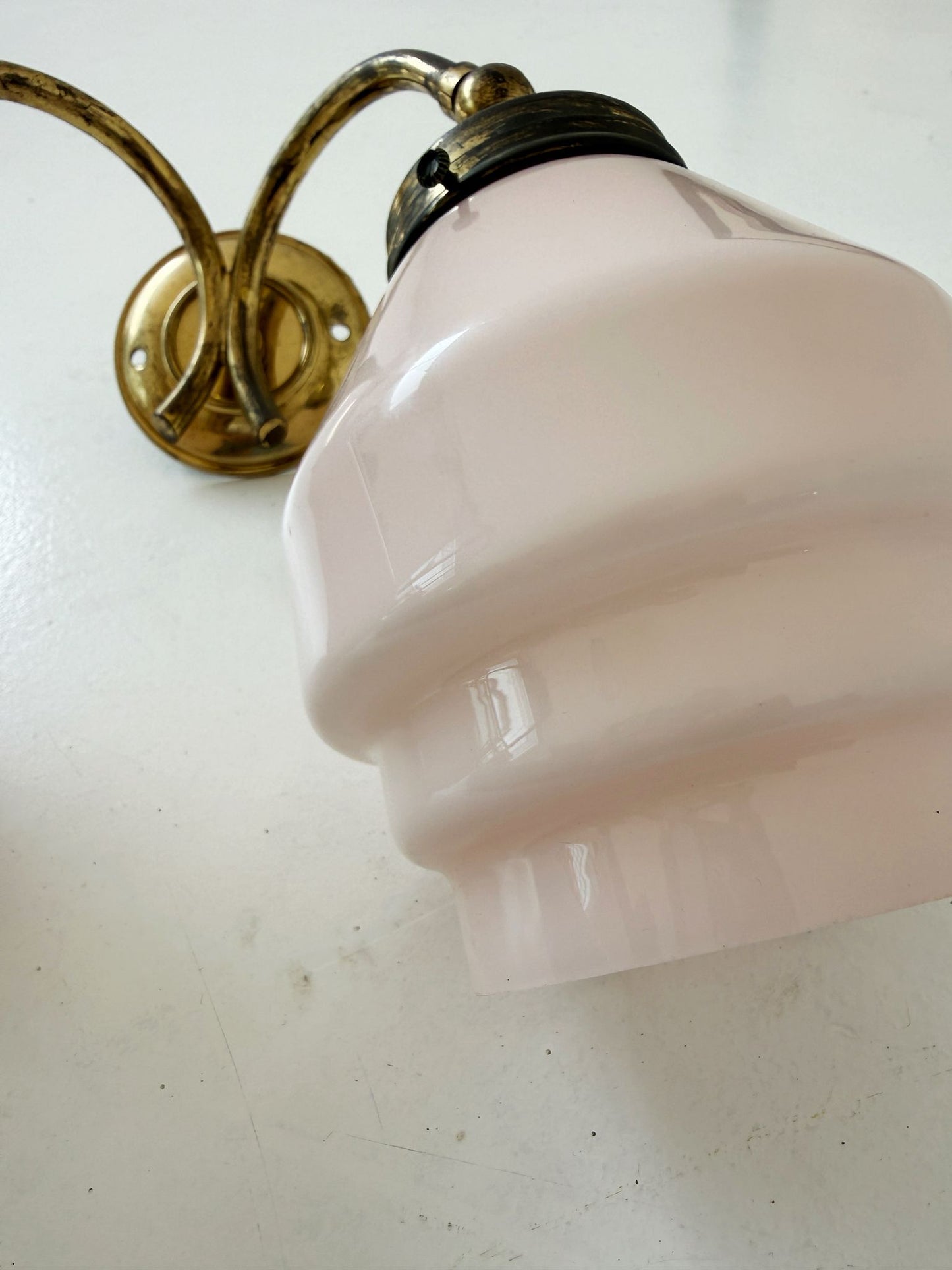 Double-arm wall light in brass and pink opaline glass, 1940s-1950s