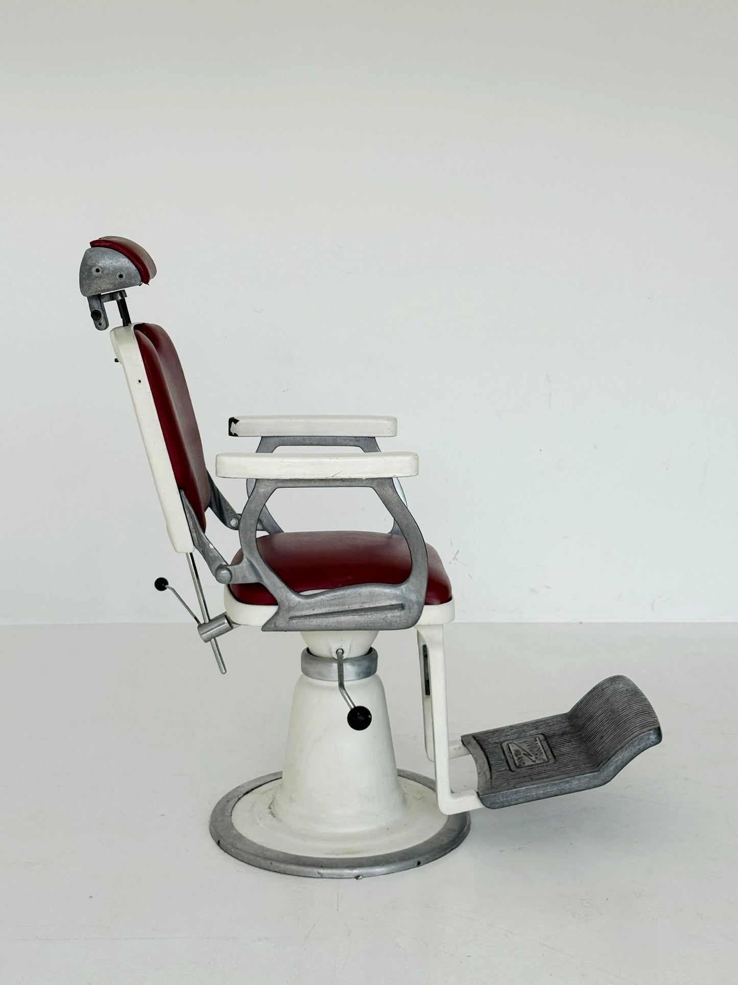 Mondial Barber Chair – 1960s