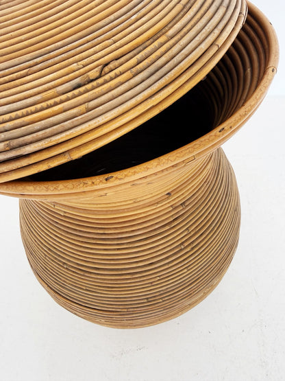 Contenitore con coperchio in rattan, seconda metà del XX secolo.
