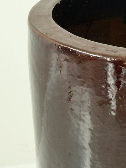 Vase made of fine ceramic featuring a spectacular, thick, glossy glaze
