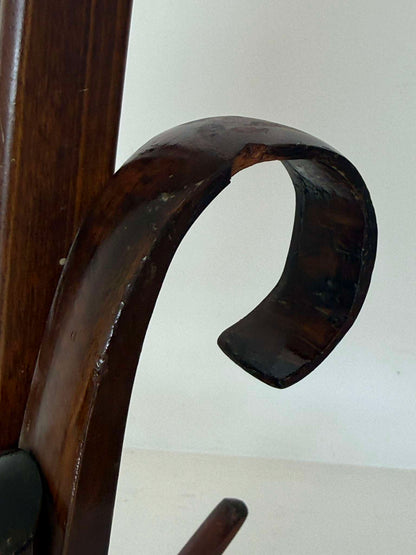 Thonet rocking chair in bentwood beech and cane (Vienna straw), Austria, early 20th century.