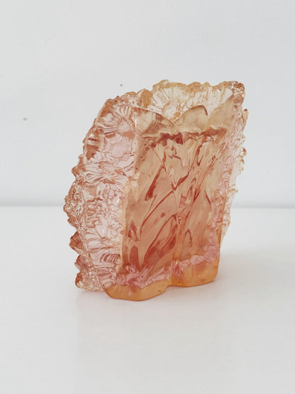 Portafoto in vetro pressato rosa con decoro floreale