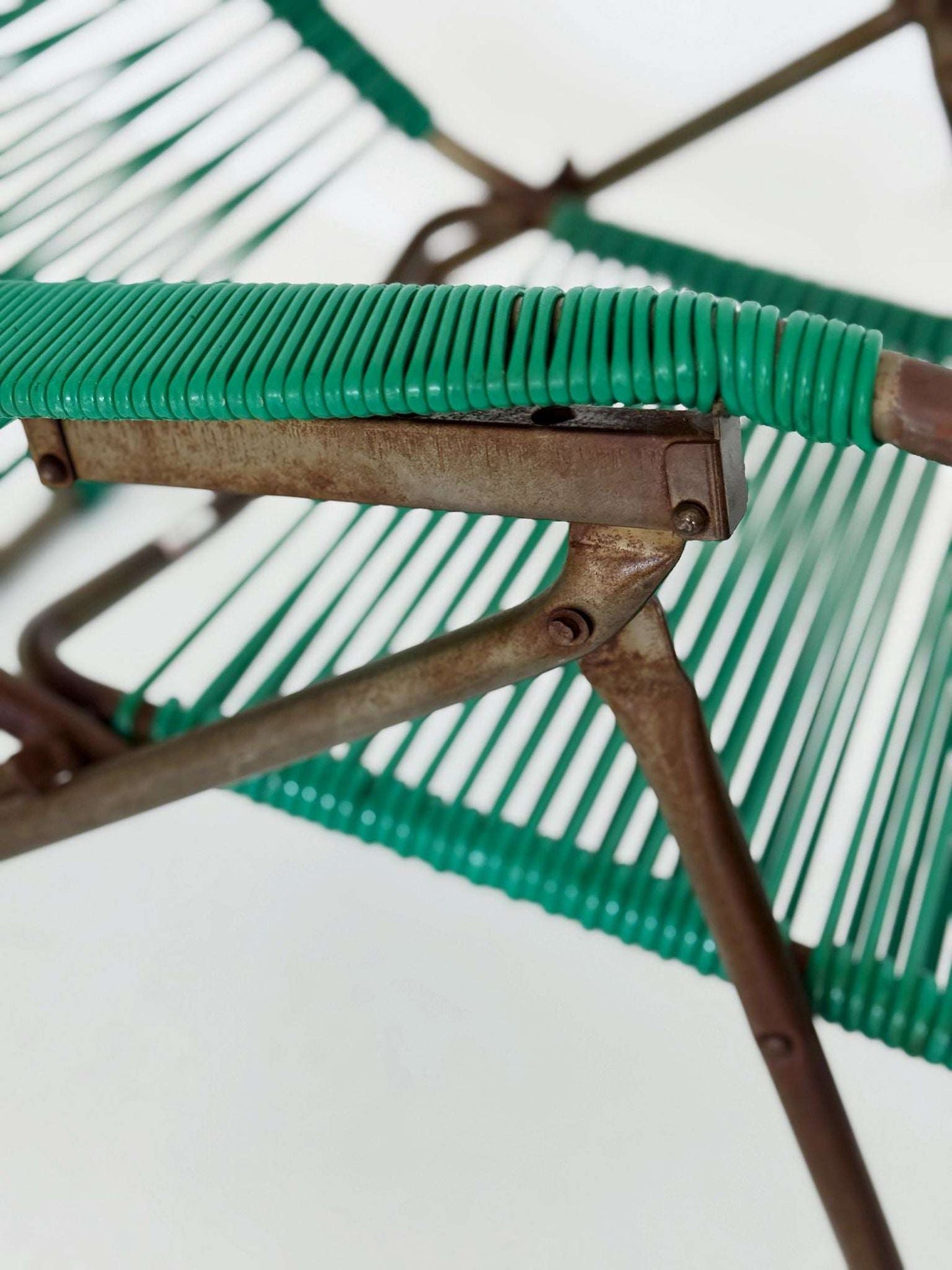 folding deck chair with footrest