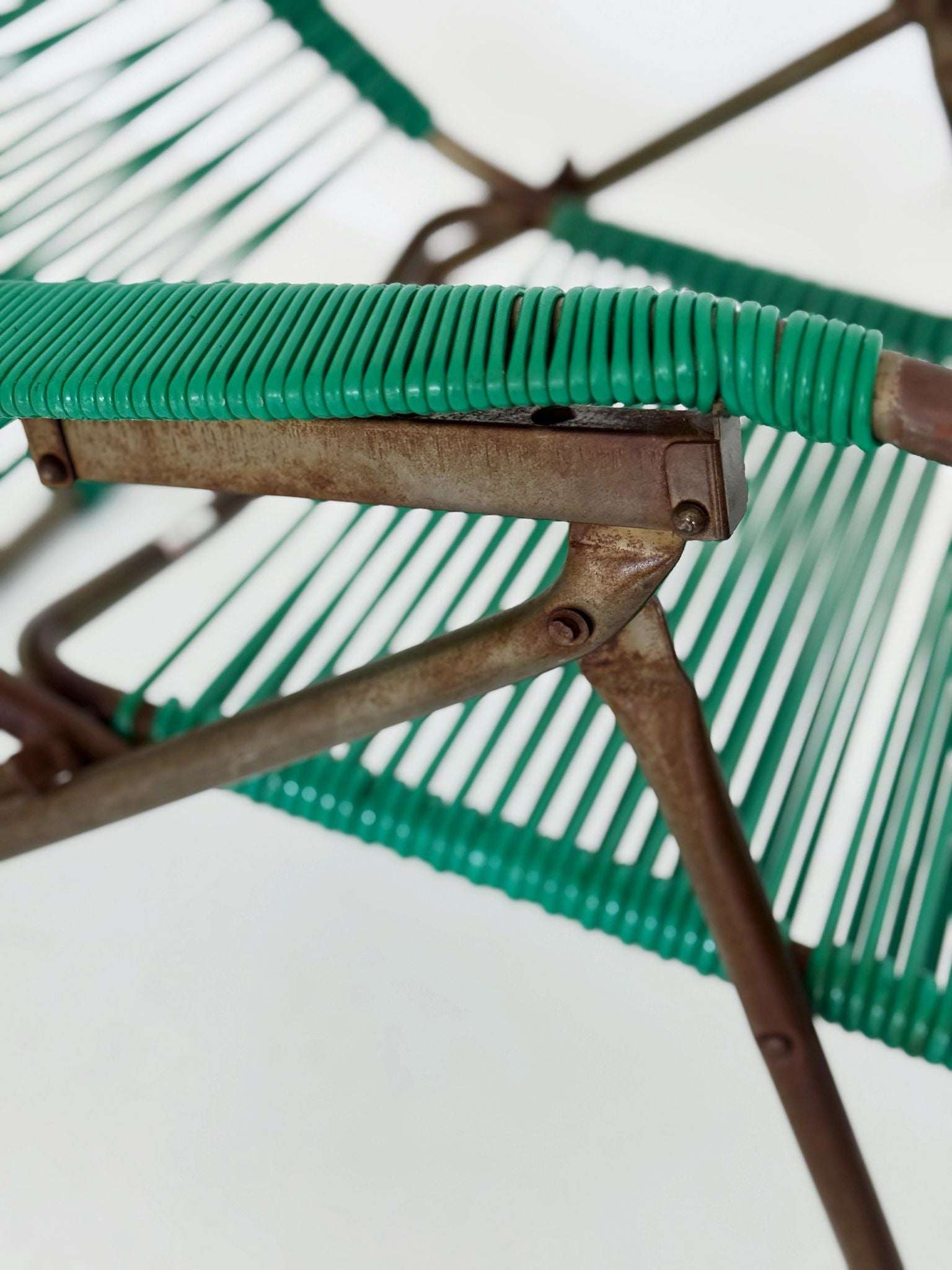 folding deck chair with footrest