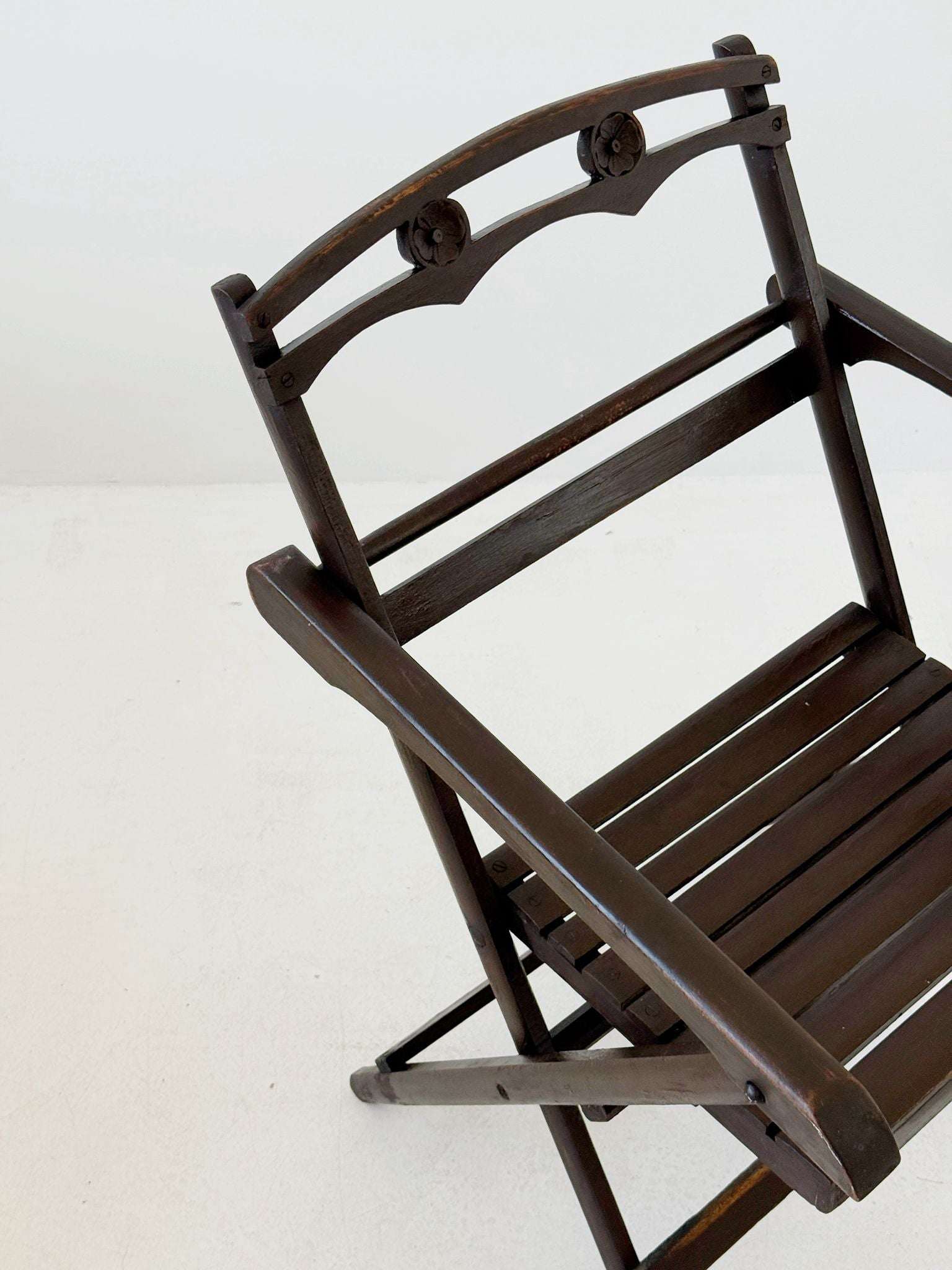Folding wooden chair