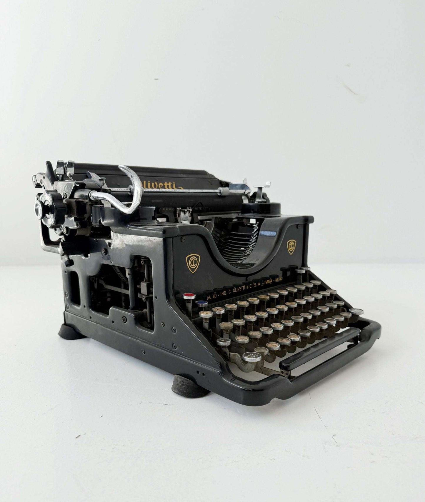 Olivetti M40 Black Typewriter — 1930s