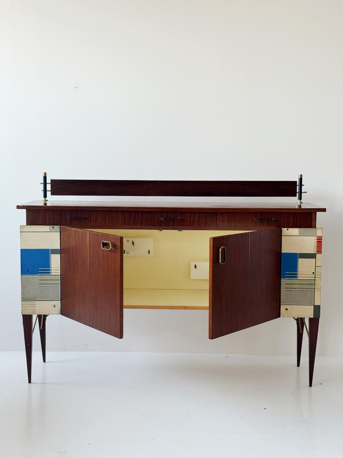 Credenza italiana degli anni '50 in mogano impiallacciato