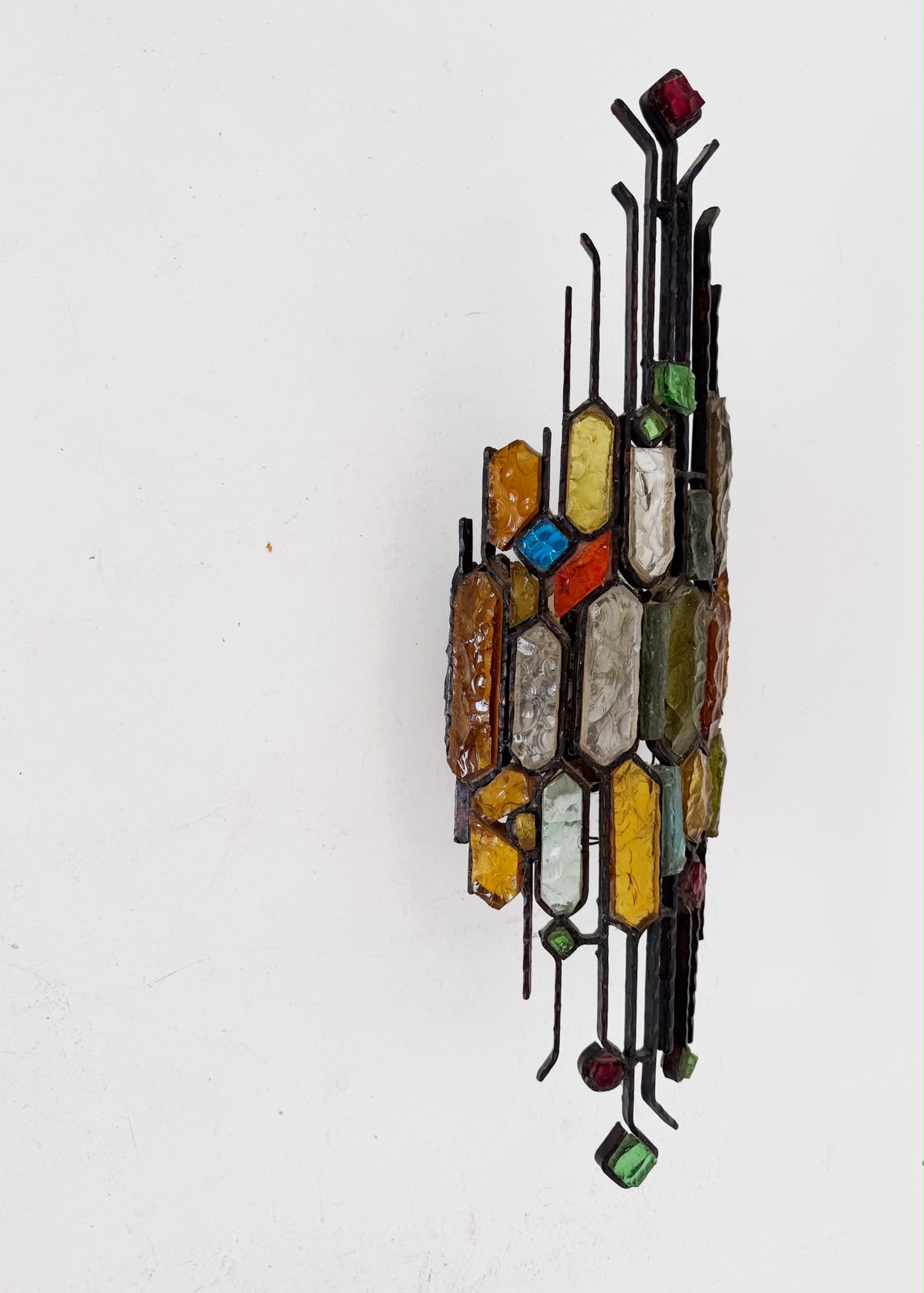 Applique scultura in vetro policromo e metallo, attribuita a Poliarte, Italia, anni ’70