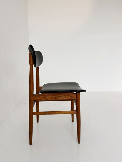 Sedia in legno e skai nero, Italia, anni ’50