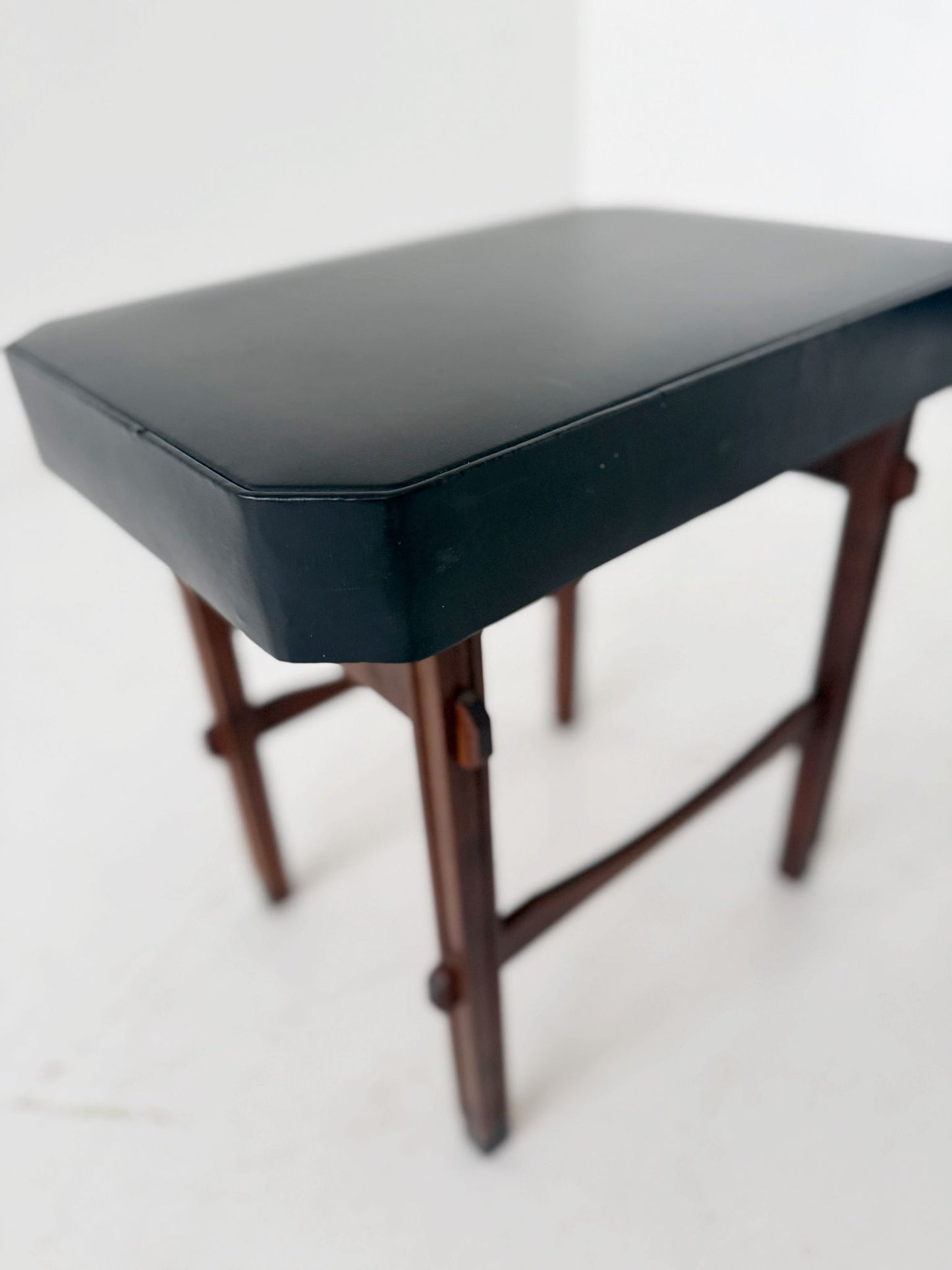 Pair of stools/seats in wood and black vinyl, 1950s–1960s