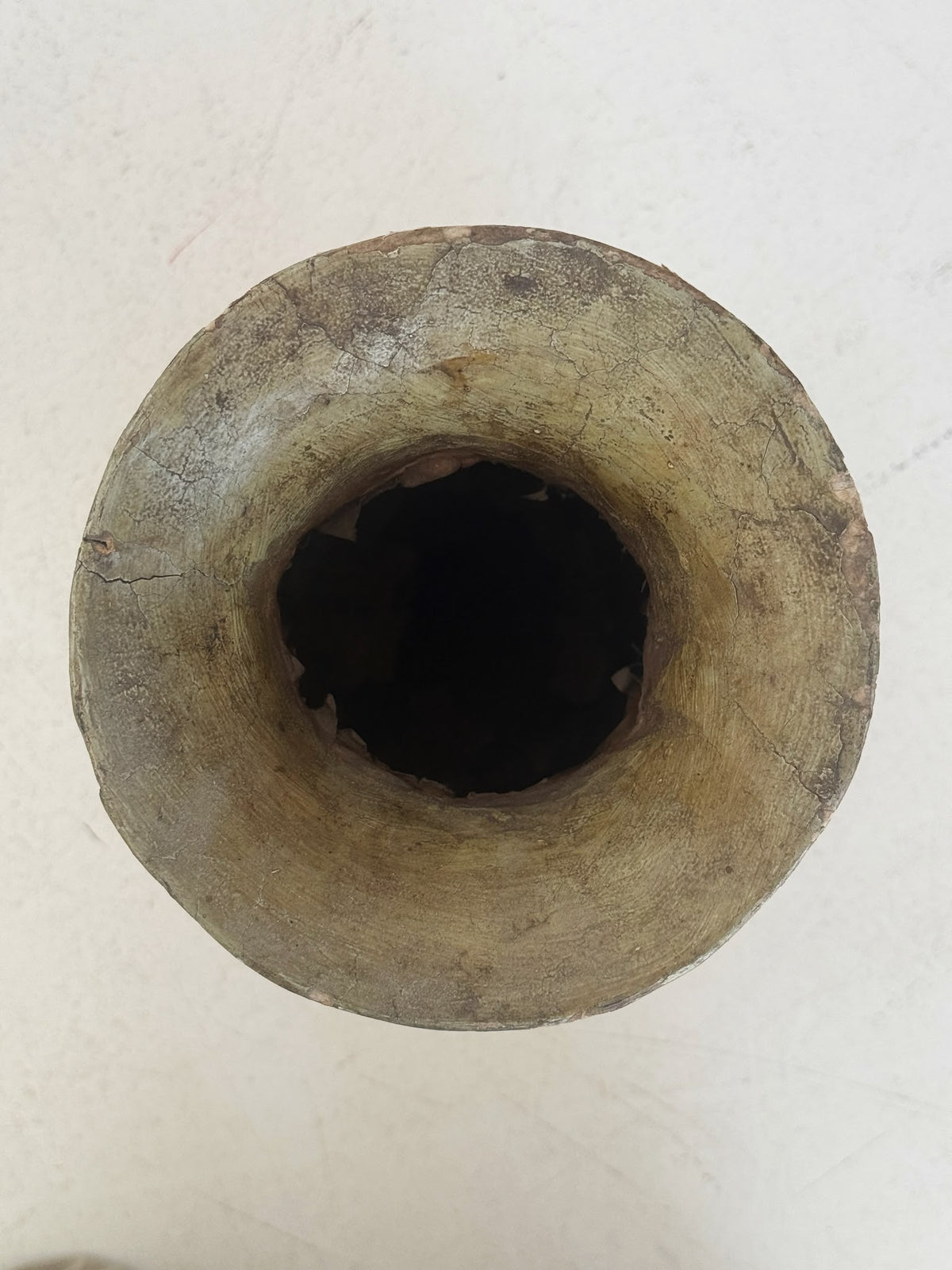 Vaso in cartapesta policroma con uccelli