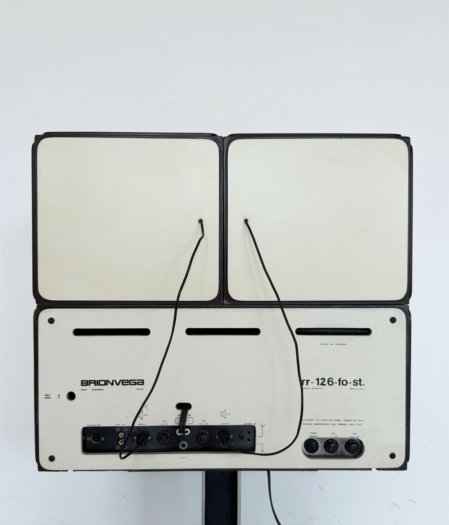 Brionvega RR 126 FO/ST 2 – Stereo radio-phonograph with original trolley