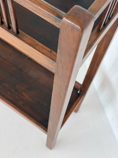 Solid wood Arts & Crafts étagère / plant stand, early 20th century