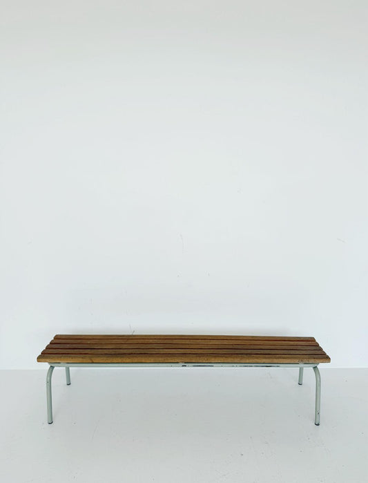 Panca minimalista in legno e metallo laccato, anni '60