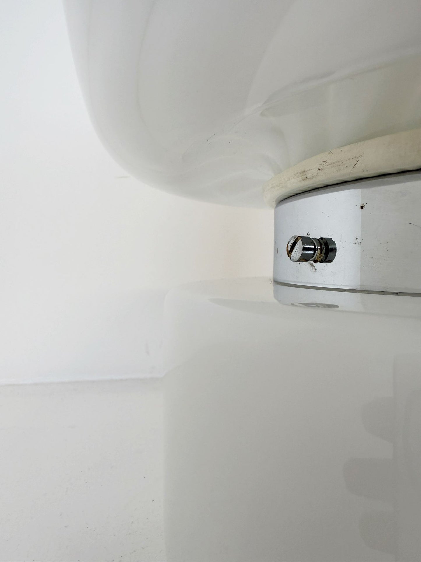 Lampada da tavolo in vetro satinato e vetro a spirale (anni '70-'80)