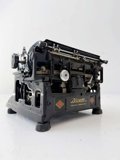 Olivetti M40 Black Typewriter — 1930s