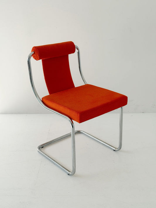 1970s chair in chromed metal and orange fabric
