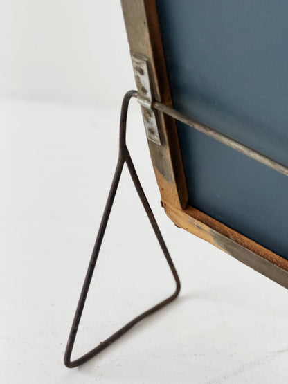 Coppia di specchi da appoggio inclinabili con cavalletto metallico