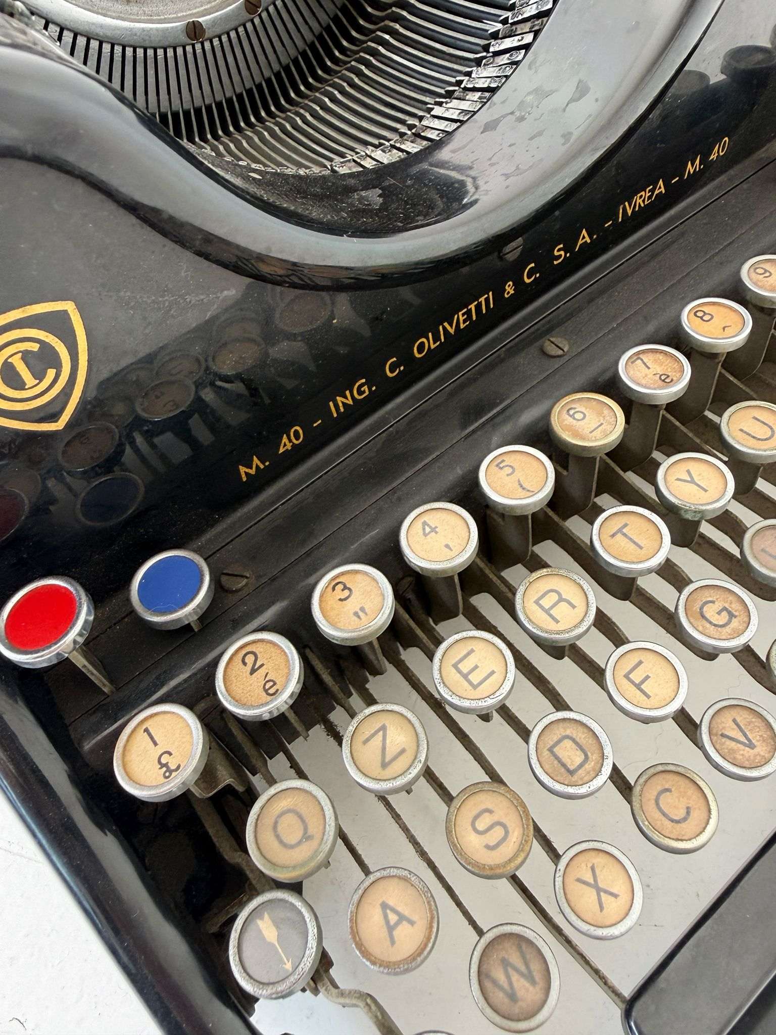 Olivetti M40 Black Typewriter — 1930s