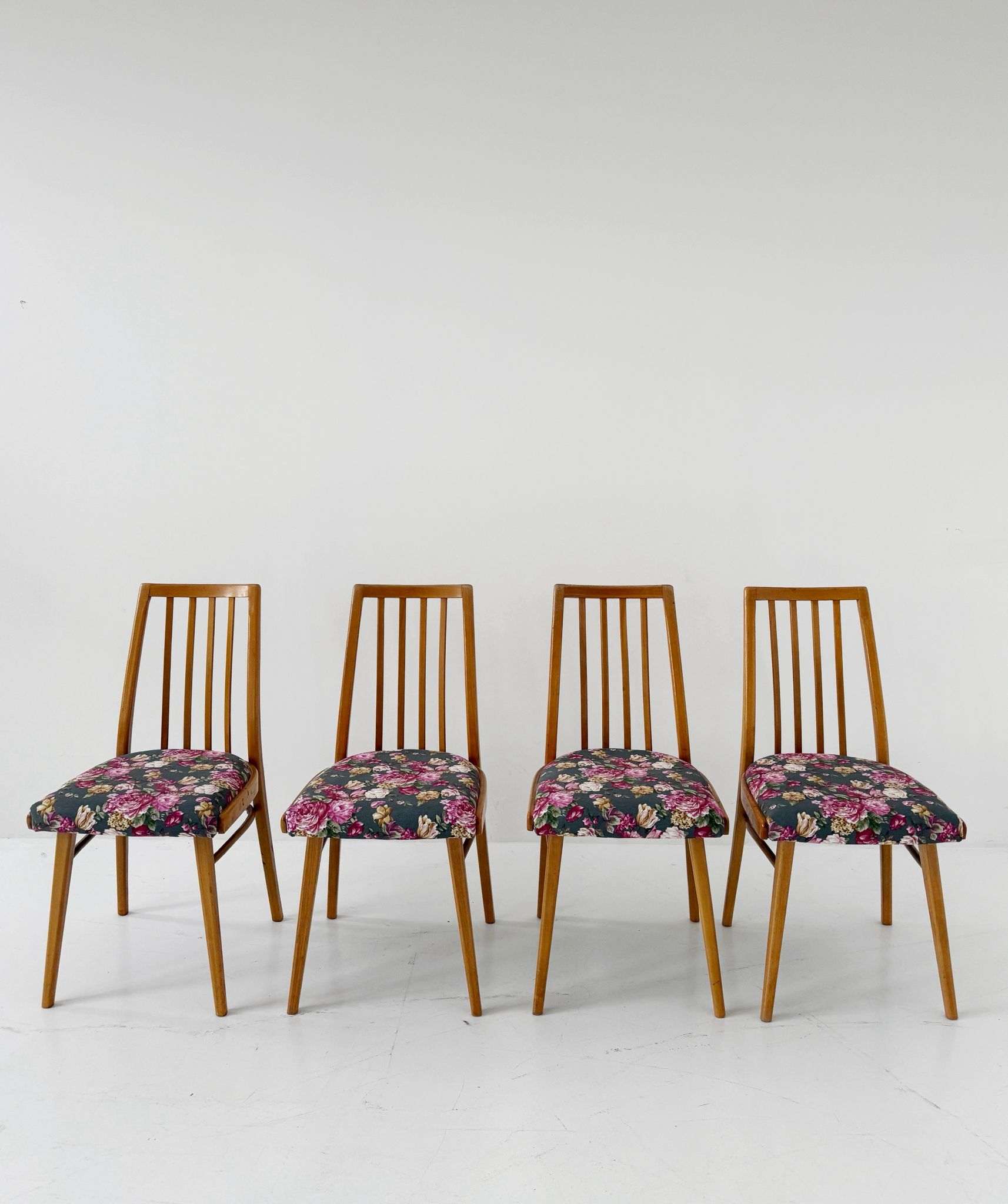 Set of 4 Czech chairs, 1960s – new upholstery