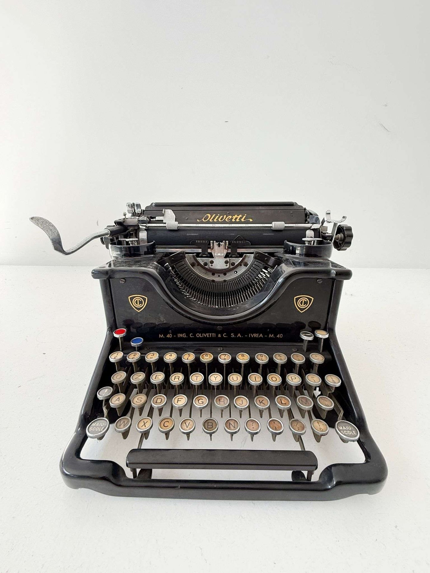 Olivetti M40 Black Typewriter — 1930s