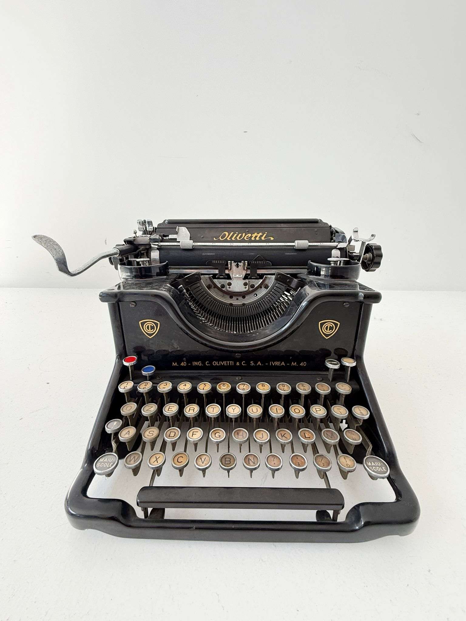 Olivetti M40 Black Typewriter — 1930s