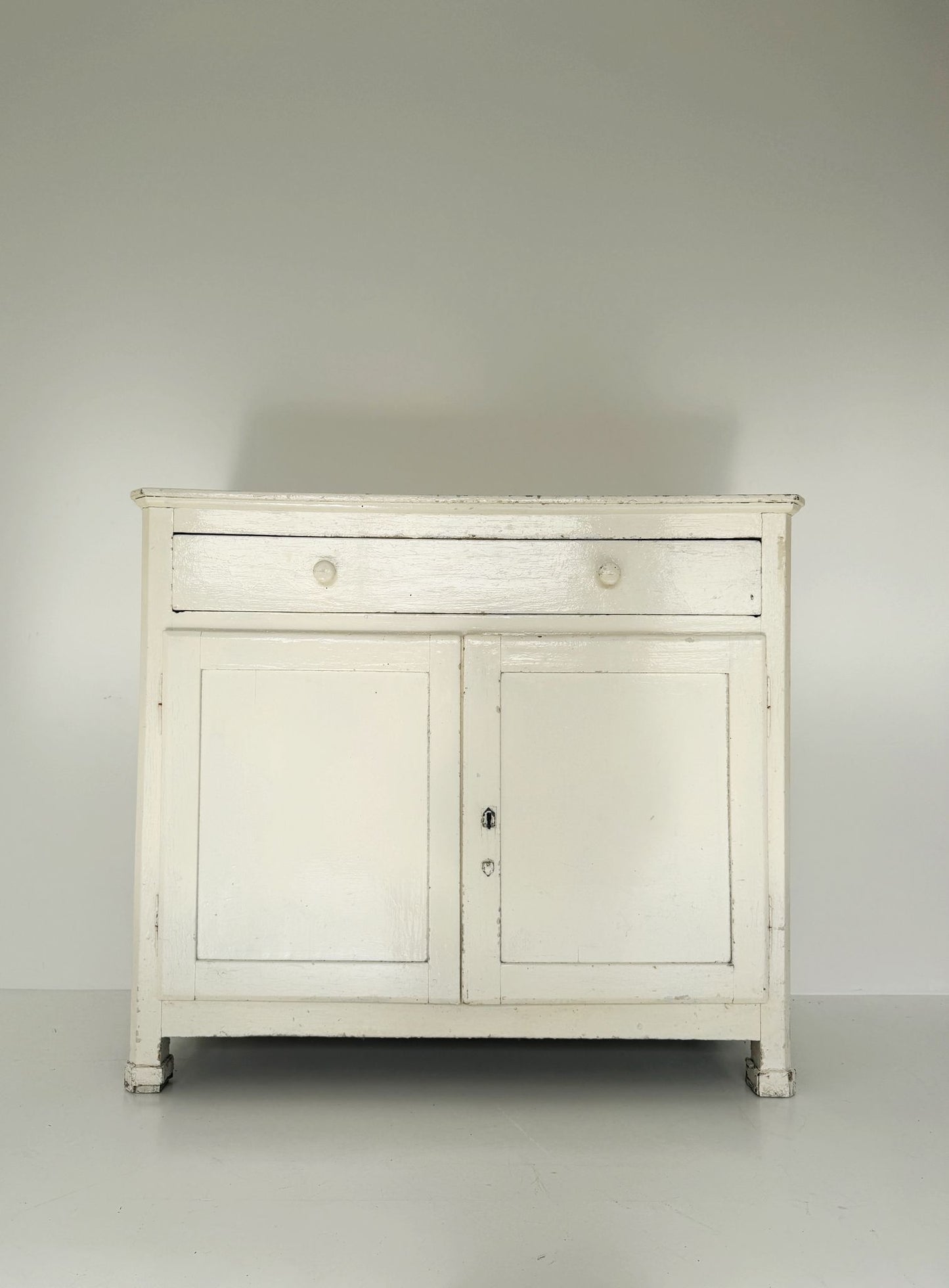 Credenza bianca, Italia, primi ’900