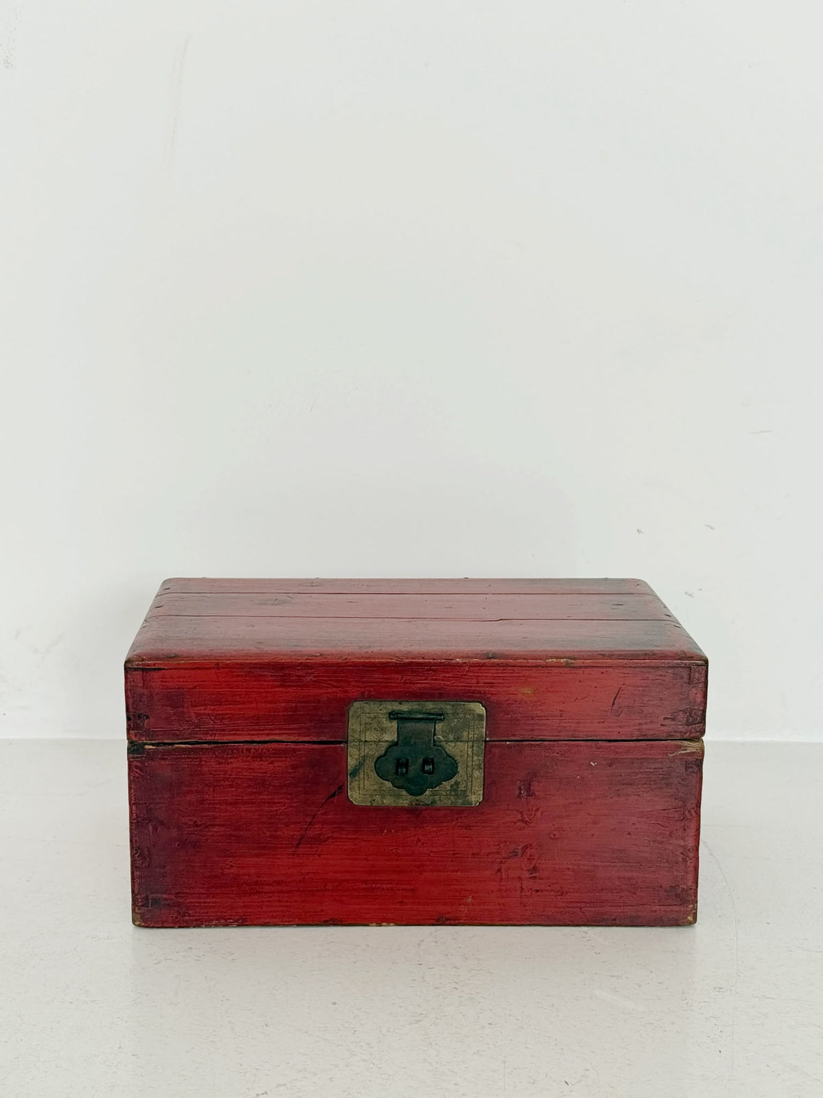 Chinese Red-Lacquered Box – Qing Dynasty, 19th Century