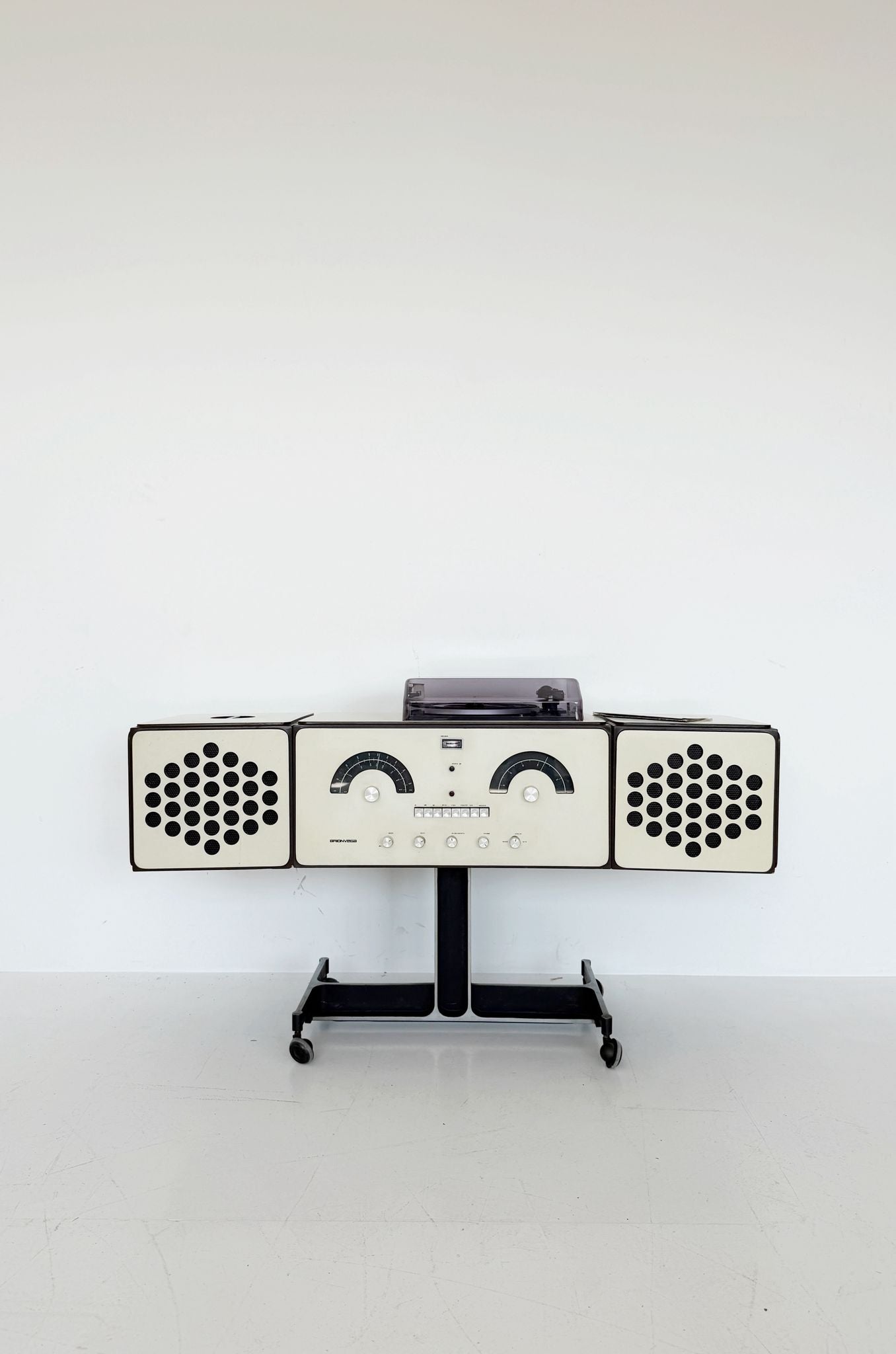 Brionvega RR 126 FO/ST 2 – Stereo radio-phonograph with original trolley