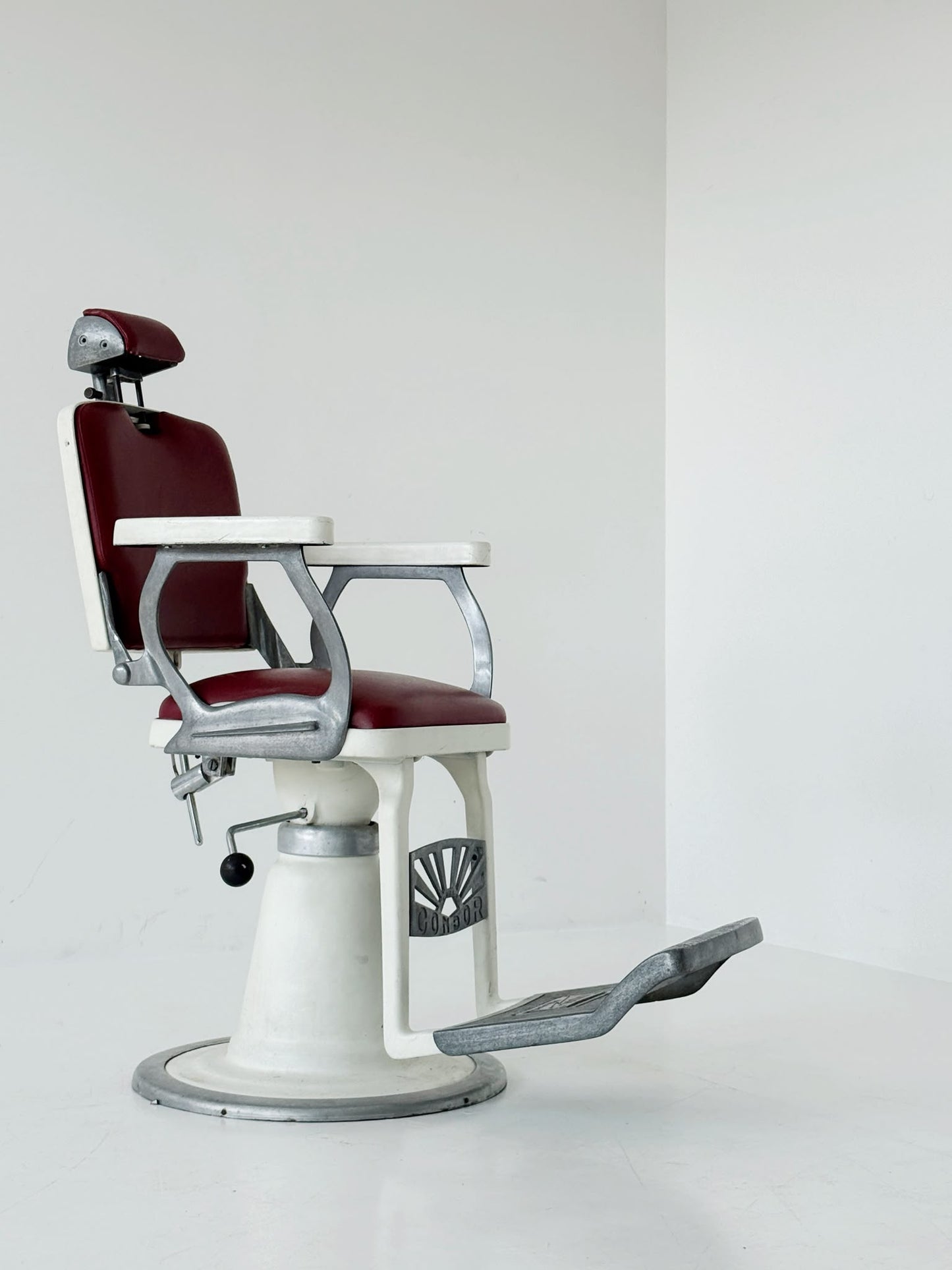 Mondial Barber Chair – 1960s