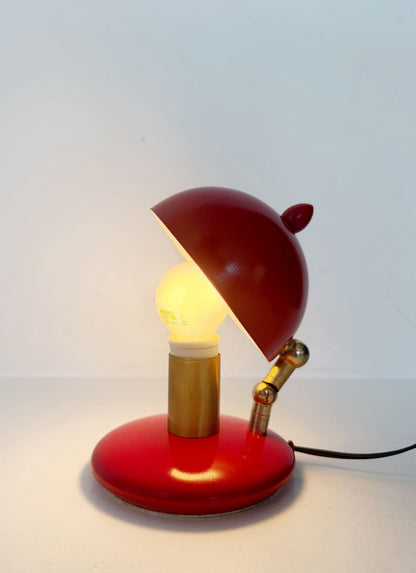Lampada da tavolo orientabile in metallo laccato rosso e ottone, anni '70