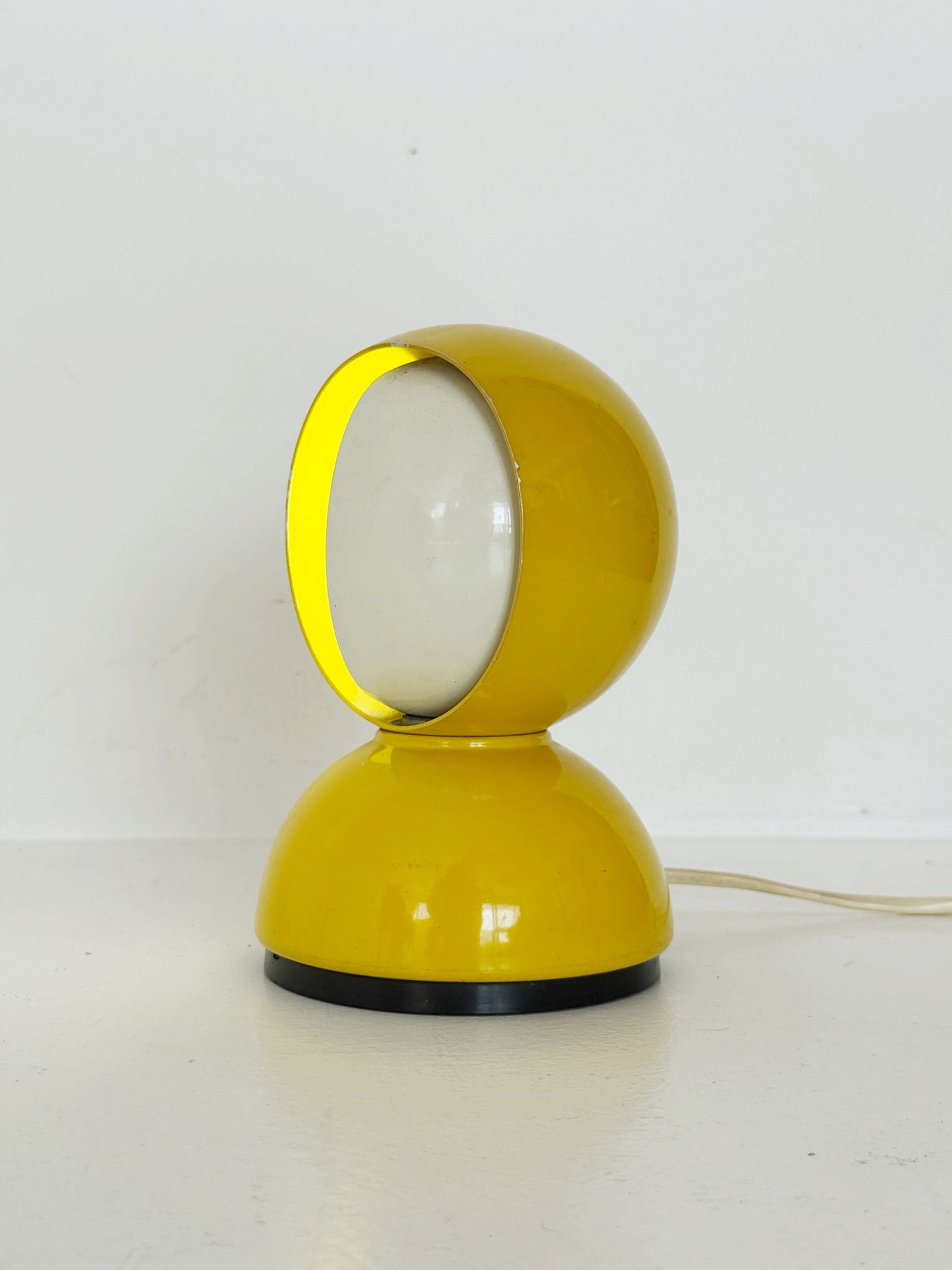 Eclisse Lampada da tavolo – Vico Magistretti per Artemide