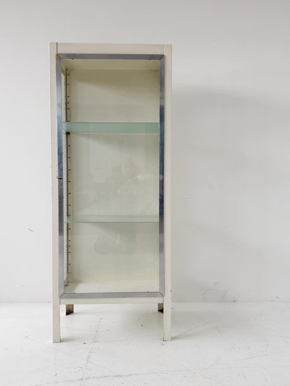 Nursing display cabinet in metal and glass