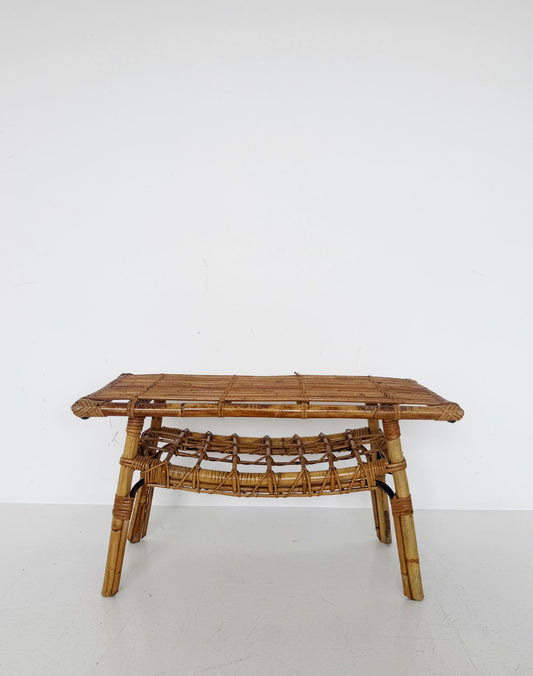 Tavolino in bambù e rattan intrecciato, anni ’60/’70