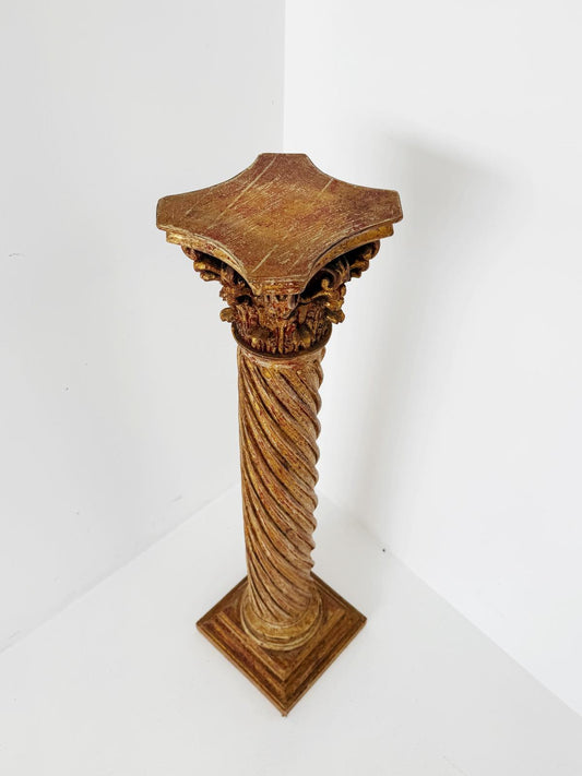 Gilded spiral column with Corinthian capital, Central Italy, Baroque style