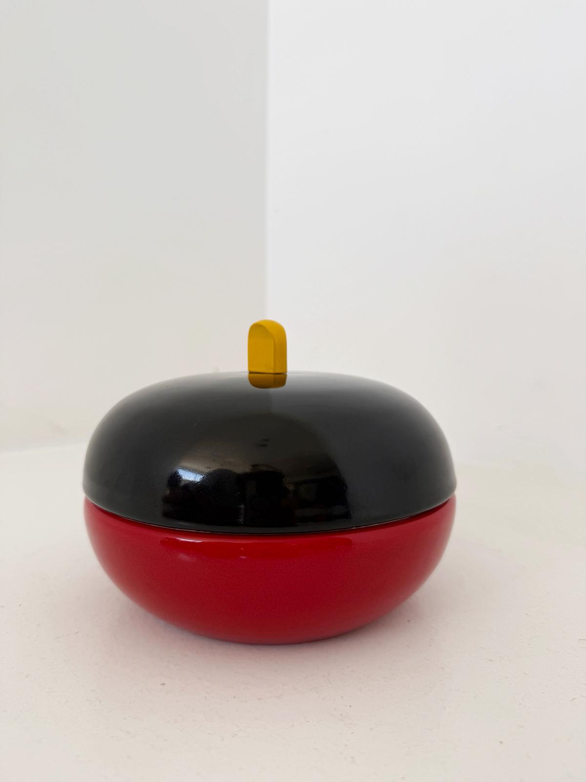 Scatola in ceramica con coperchio, anni '60