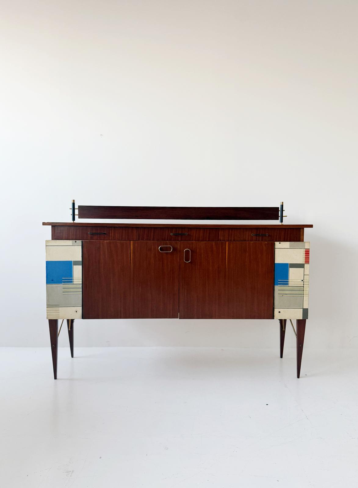 Credenza italiana degli anni '50 in mogano impiallacciato