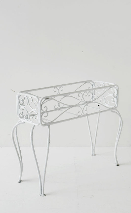 Vaso/fioriera in ferro laccato bianco, anni '50