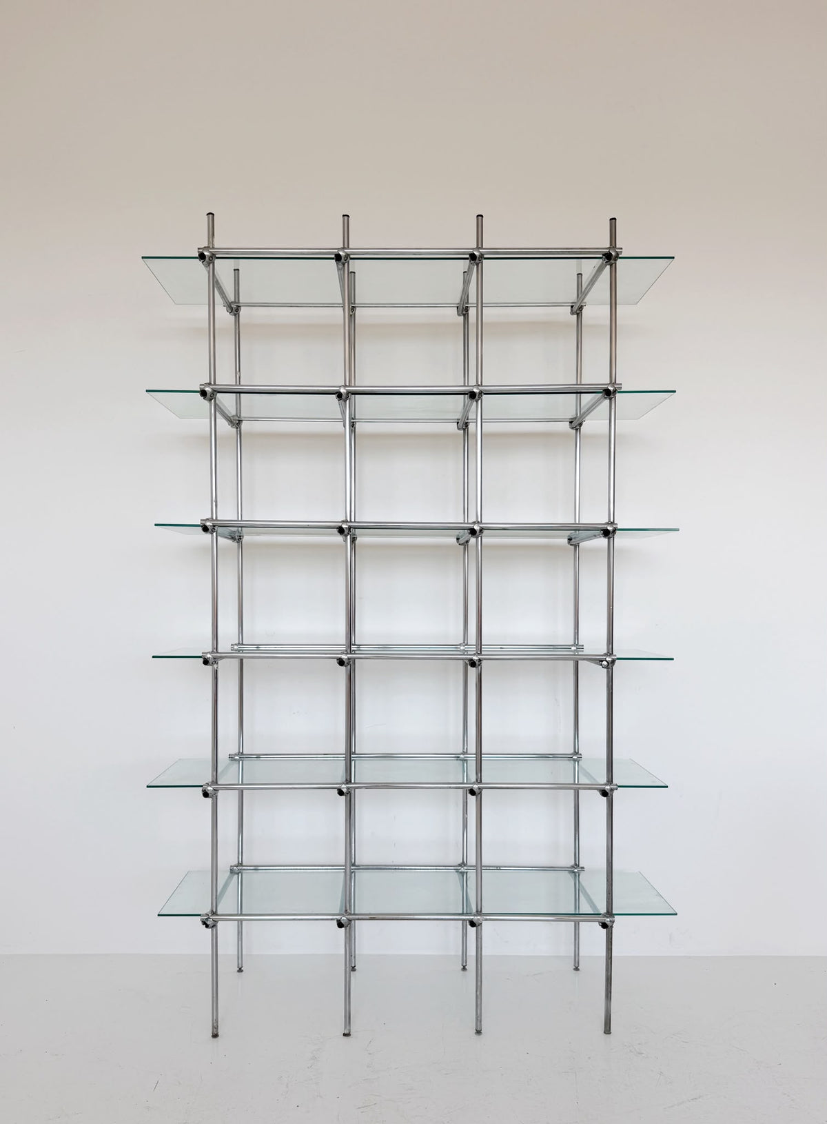 Modular steel and glass display unit