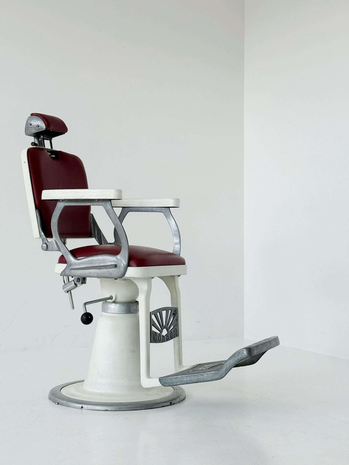 Mondial Barber Chair – 1960s