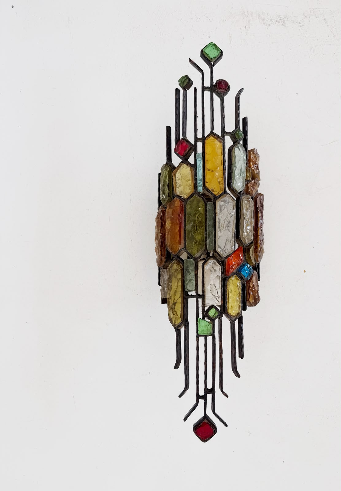 Applique scultura in vetro policromo e metallo, attribuita a Poliarte, Italia, anni ’70
